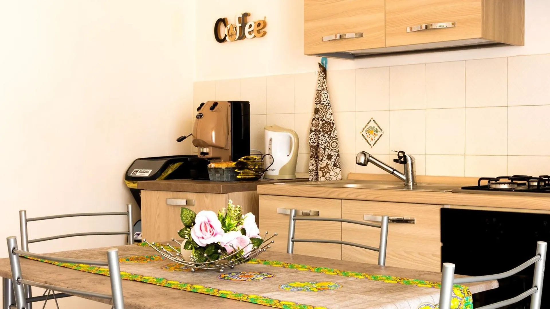 Casa Vacanze La Dolce Vita Terrasini Apartment